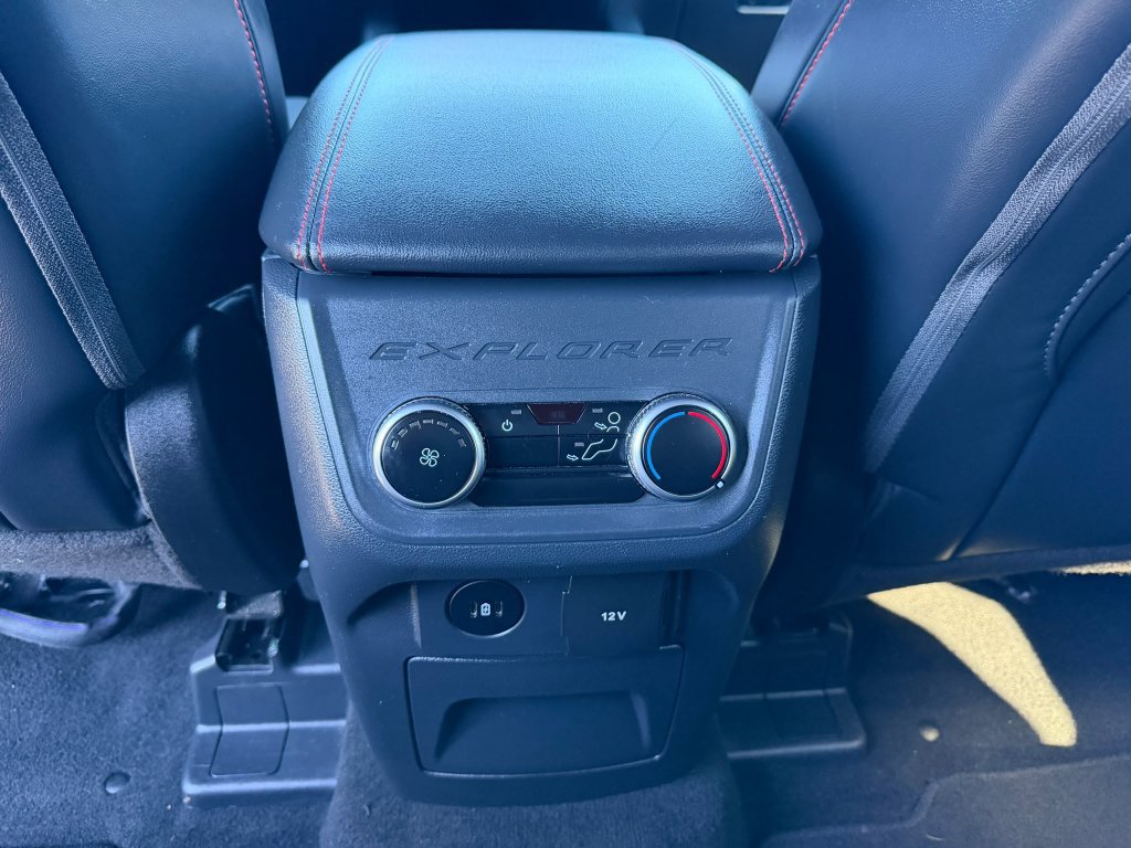 Used 2025 Ford Explorer ST-Line AWD/4WD image 12