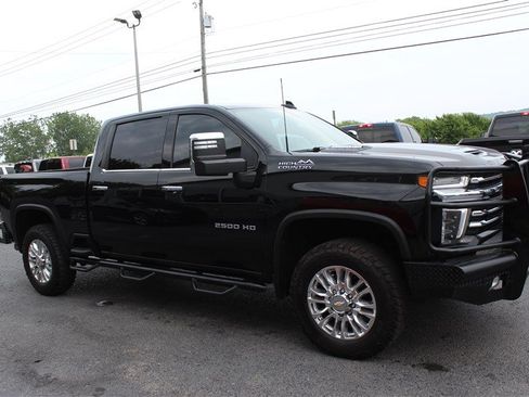Used 2022 Chevrolet Silverado 2500 High Country w/ Z71 Off-Road Package AWD/4WD image 9