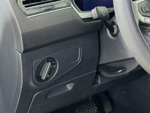 Used 2022 Volkswagen Tiguan S image 12