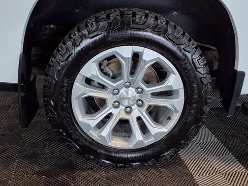 Used 2024 Chevrolet Silverado 1500 LTZ AWD/4WD image 7