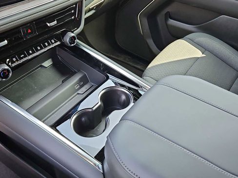 Used 2026 Chevrolet Tahoe LS image 20