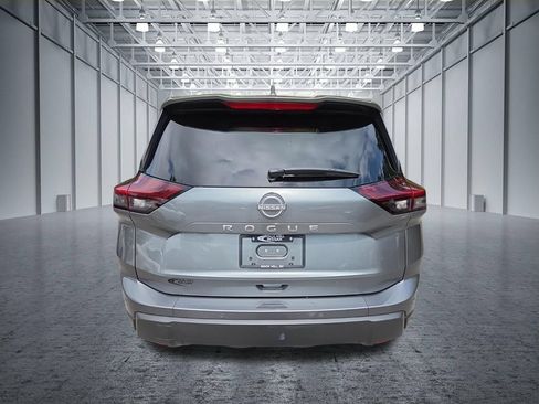 Certified 2025 Nissan Rogue SV FWD image 7