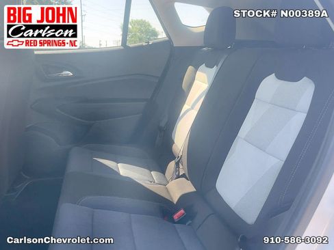 Used 2024 Chevrolet Trax LS w/ LS Convenience Package FWD image 31
