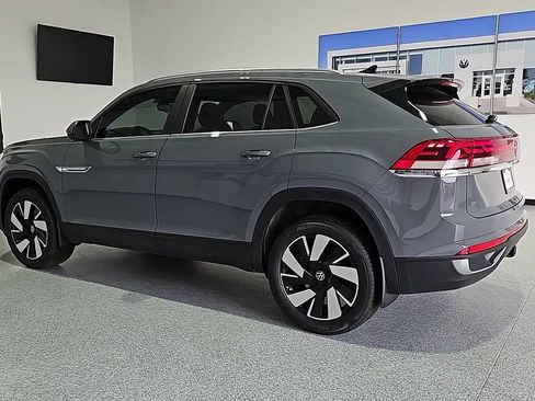 New 2026 Volkswagen Atlas Cross Sport SE FWD image 7