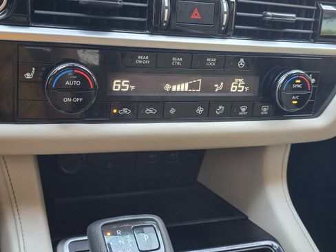 Certified 2023 Nissan Pathfinder SL AWD/4WD image 21