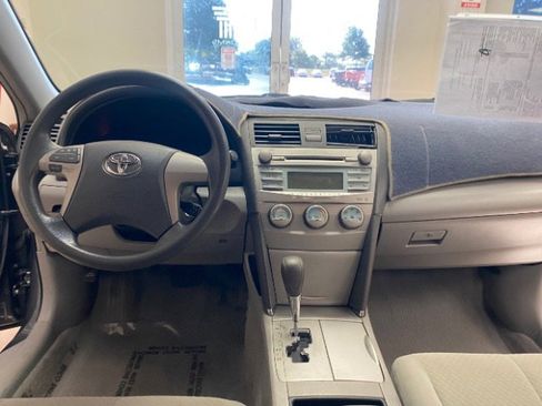 Used 2009 Toyota Camry LE FWD image 15