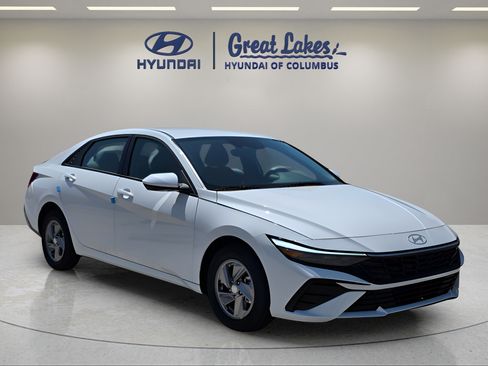 New 2026 Hyundai Elantra SE FWD image 7