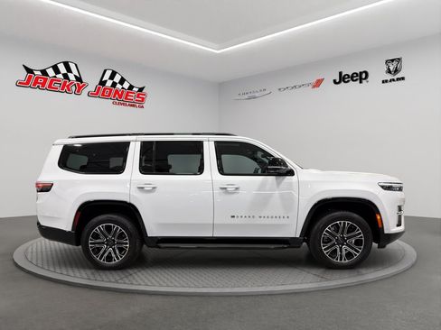 New 2026 Jeep Grand Wagoneer 4WD image 9