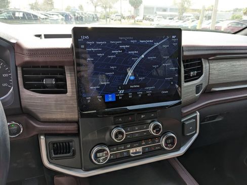 Used 2024 Ford Expedition Limited image 21