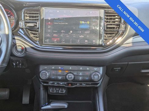 Used 2024 Dodge Durango GT AWD/4WD image 18