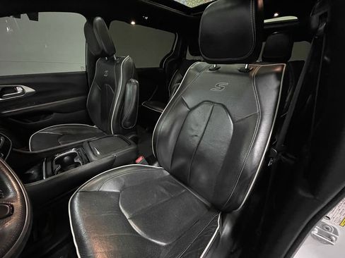 Used 2021 Chrysler Pacifica Limited w/ Premium & Safety Sphere Group image 13