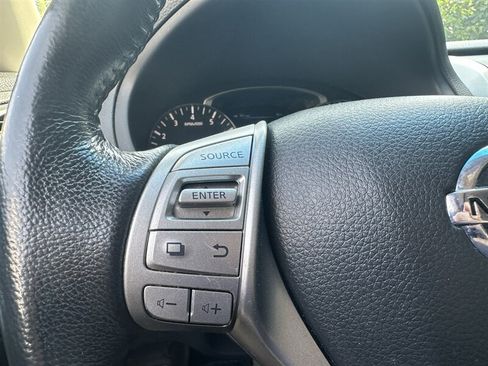 Used 2013 Nissan Altima 2.5 SL w/ Technology Pkg FWD image 22