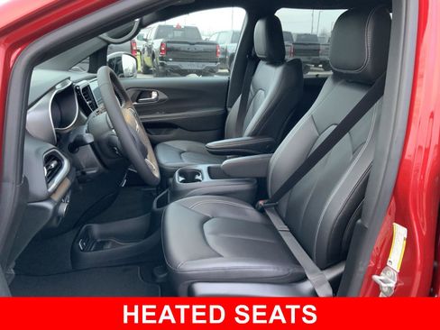New 2026 Chrysler Voyager LX FWD image 5