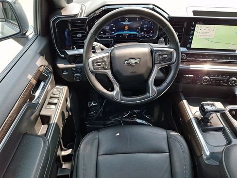 Used 2024 Chevrolet Silverado 1500 LT Trail Boss w/ LT Trail Boss Premium Package AWD/4WD image 11