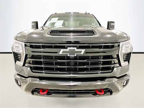 Used 2025 Chevrolet Silverado 2500 LT w/ Trail Boss Package image 2