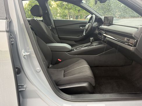 Used 2025 Honda Accord Sport image 29