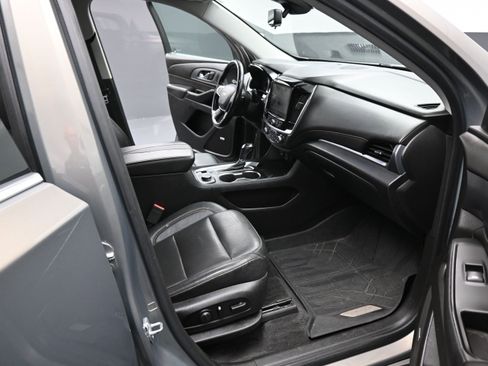 Used 2019 Chevrolet Traverse Premier w/ LPO, Floor Liner Package AWD/4WD image 20