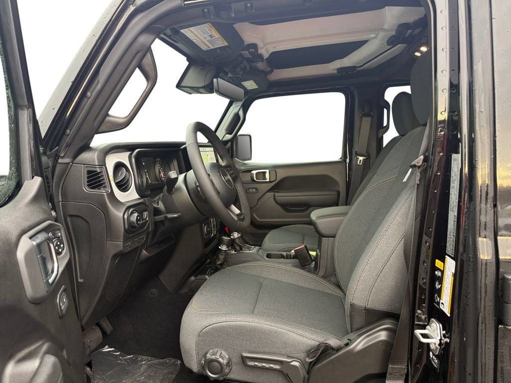New 2025 Jeep Gladiator Sport AWD/4WD image 9