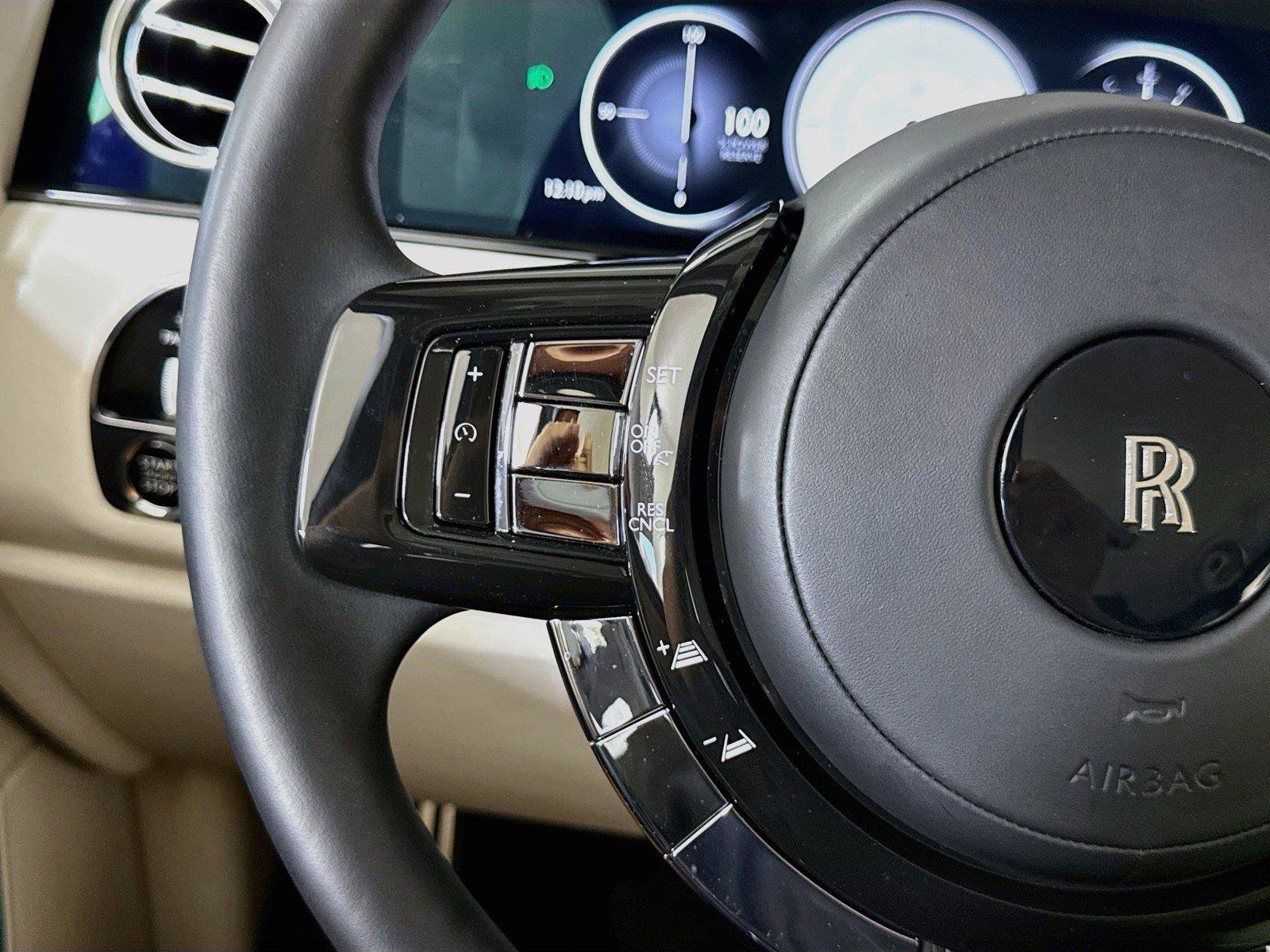 Used 2025 Rolls-Royce Cullinan AWD/4WD image 23