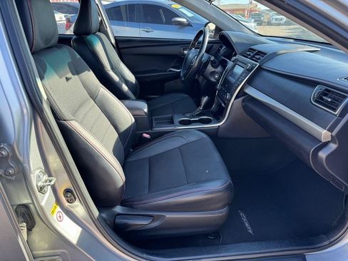 Used 2017 Toyota Camry SE FWD image 13