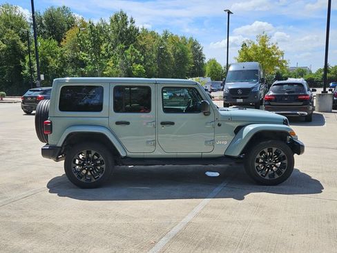 Used 2023 Jeep Wrangler Unlimited Sahara w/ Cold Weather Group AWD/4WD image 4