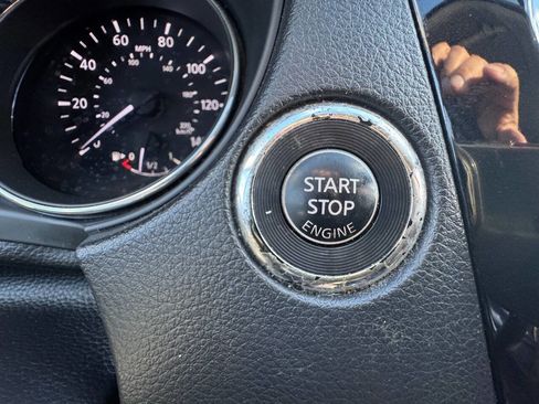 Used 2015 Nissan Rogue SV w/ SV Premium Package image 6