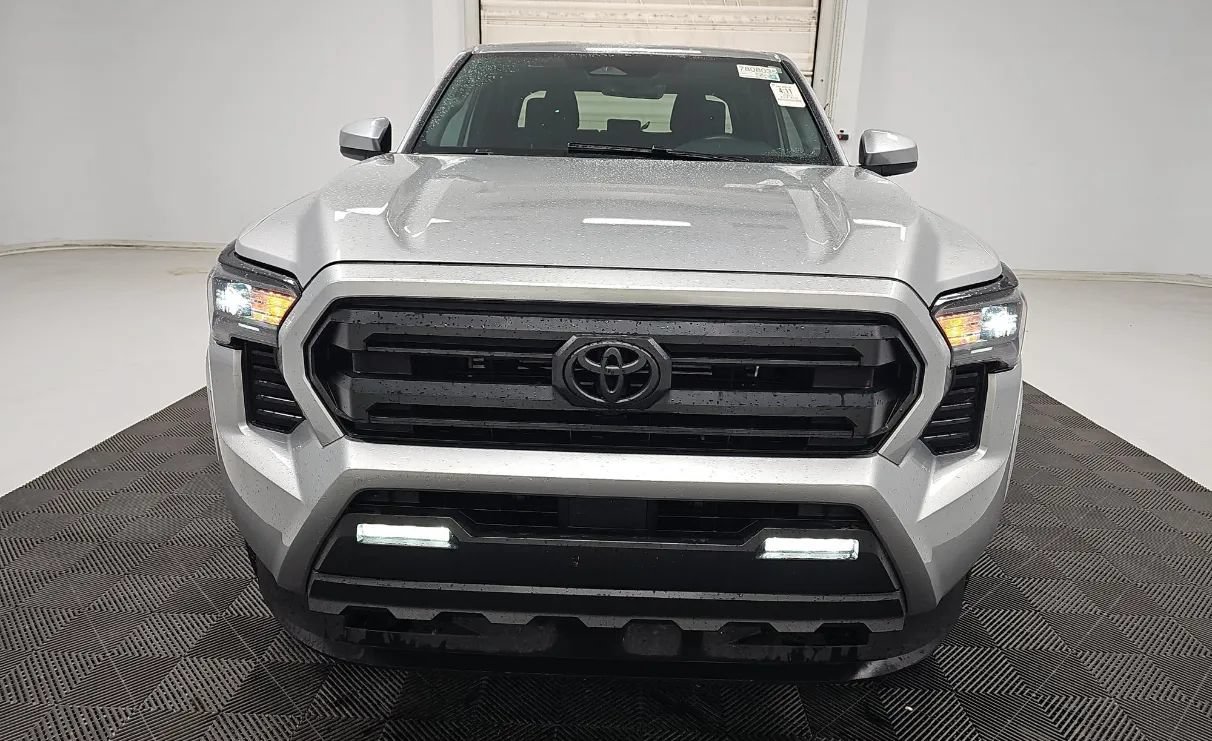 Used 2025 Toyota Tacoma SR5 RWD image 3
