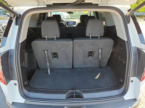 Used 2021 GMC Acadia SLE w/ Driver Convenience Package FWD image 28