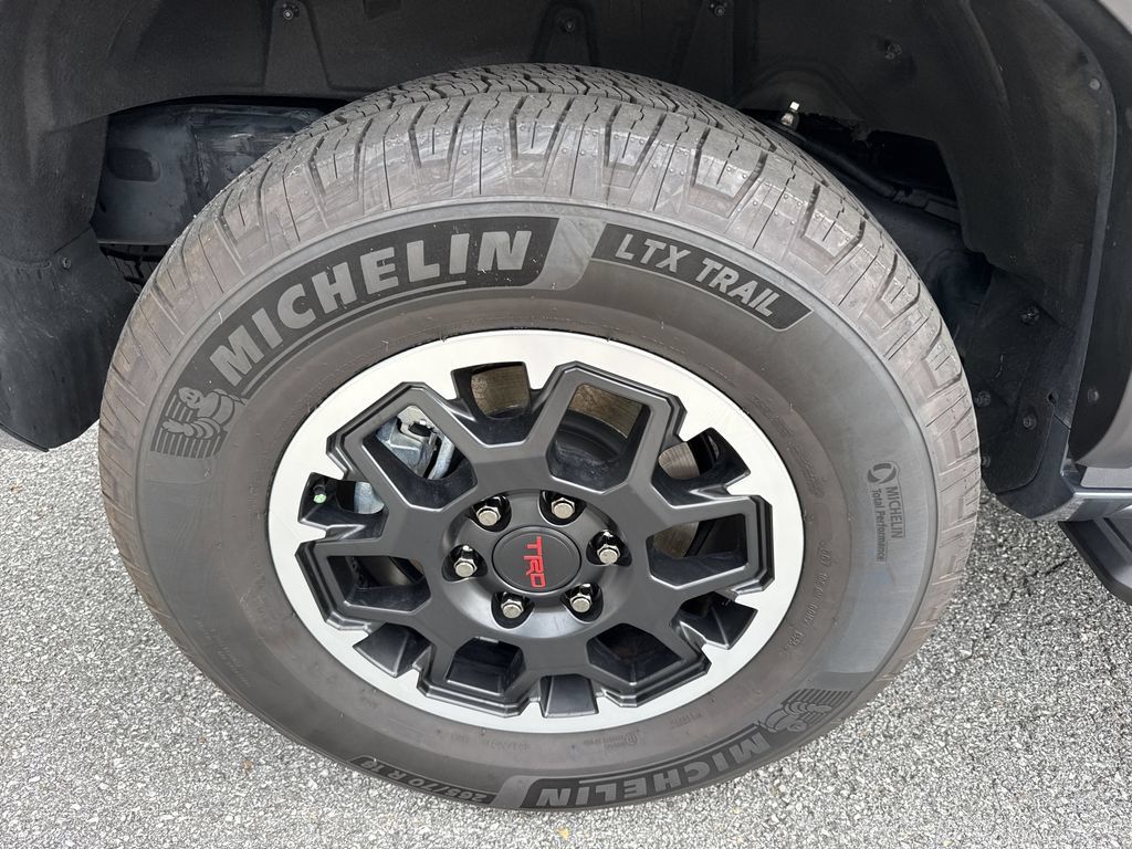 Used 2025 Toyota 4Runner TRD Off-Road Premium AWD/4WD image 17