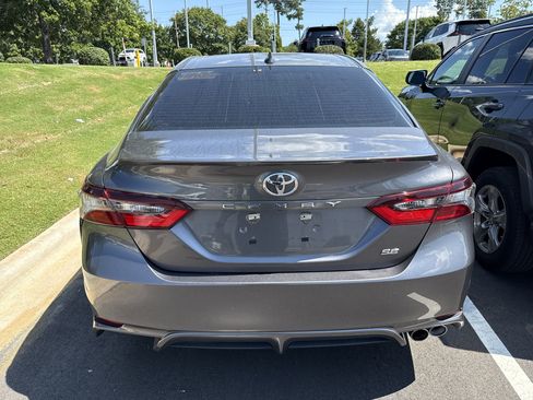 Used 2022 Toyota Camry SE FWD image 8
