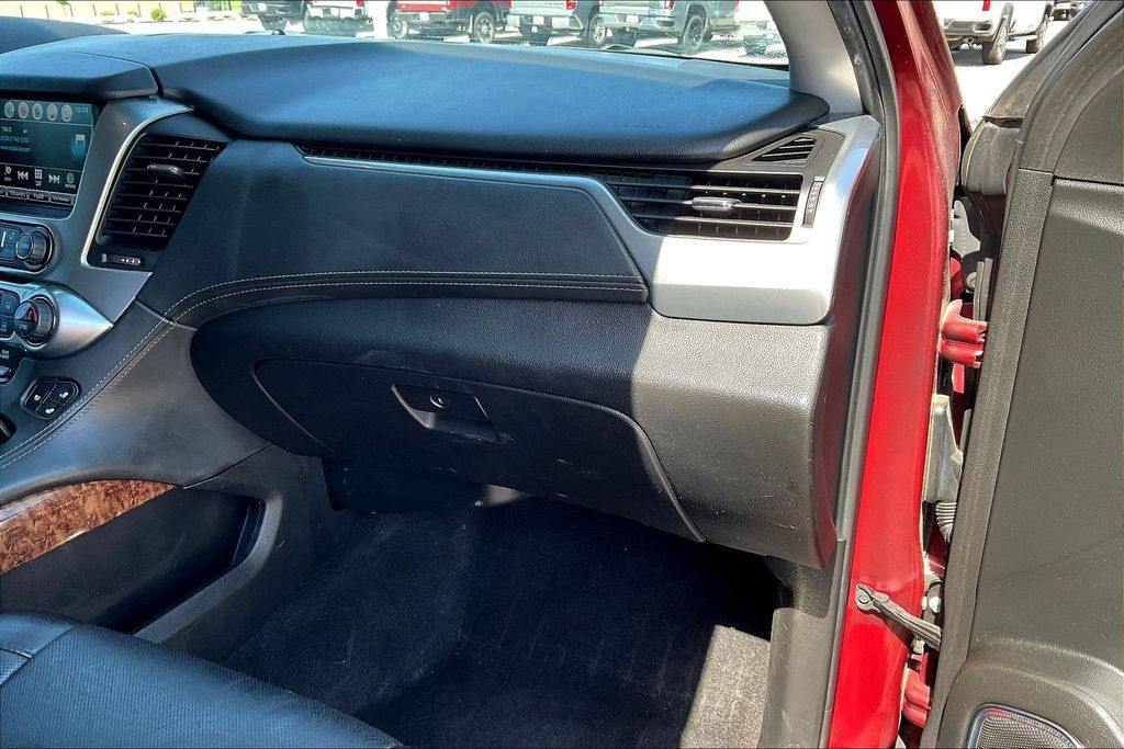 Used 2019 Chevrolet Tahoe Premier AWD/4WD image 17