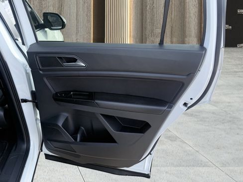 Used 2018 Volkswagen Atlas S image 62