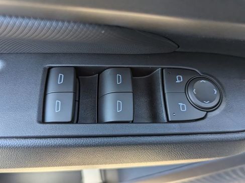 New 2026 Chevrolet Equinox EV LT image 13