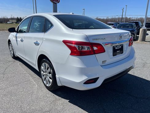 Used 2017 Nissan Sentra SV image 3