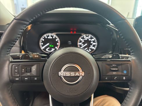 Used 2024 Nissan Pathfinder SL image 13