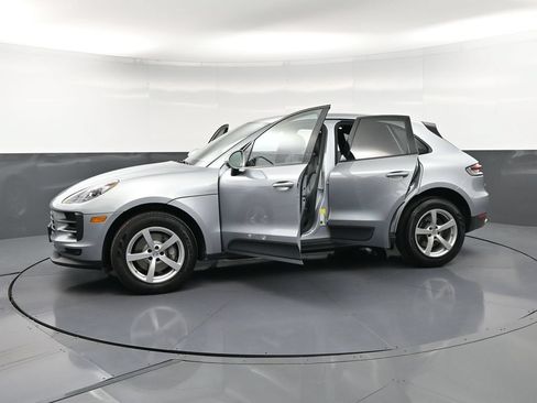 Certified 2020 Porsche Macan AWD/4WD image 35