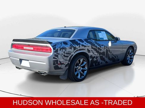 Used 2014 Dodge Challenger SXT image 4