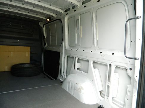 Used 2022 Mercedes-Benz Sprinter 1500 image 11