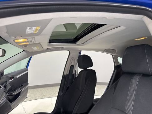 Used 2018 Honda Civic EX image 2