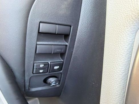 Certified 2025 Toyota Corolla SE image 8