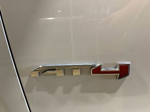 Used 2024 GMC Yukon XL AT4 AWD/4WD image 36
