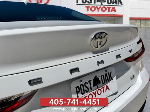 Used 2025 Toyota Camry LE FWD image 28