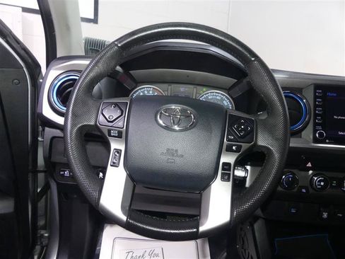 Used 2020 Toyota Tacoma SR5 w/ Blackout Package AWD/4WD image 28