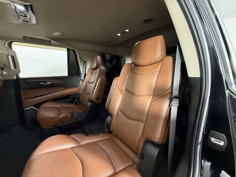 Used 2019 Cadillac Escalade Luxury image 35