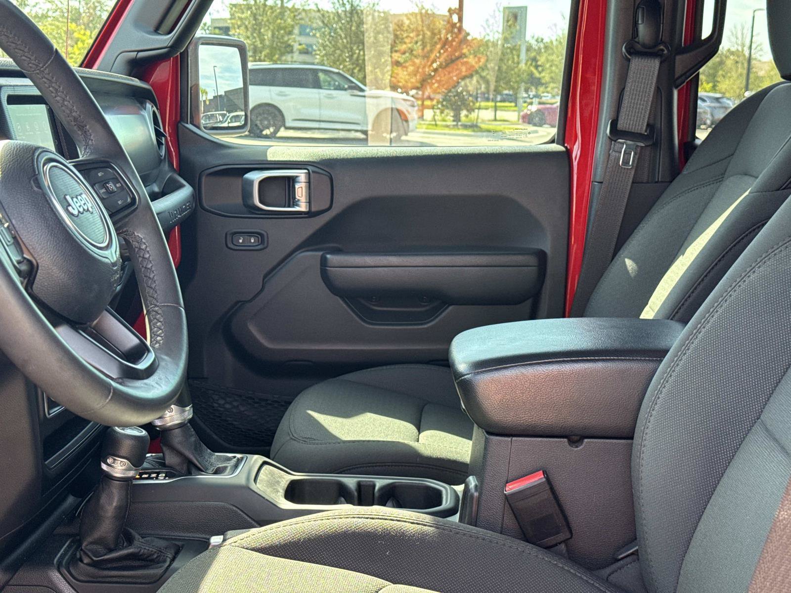 Used 2023 Jeep Wrangler Unlimited AWD/4WD image 13