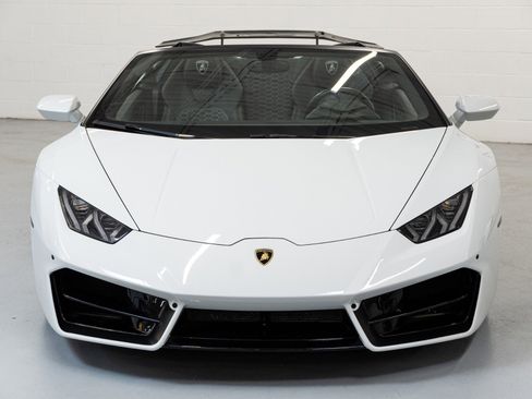 Used 2017 Lamborghini Huracan LP 580-2 image 3