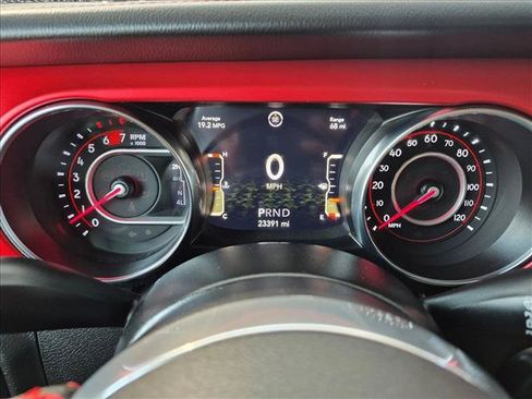 Used 2022 Jeep Wrangler Unlimited Rubicon w/ Cold Weather Group AWD/4WD image 15
