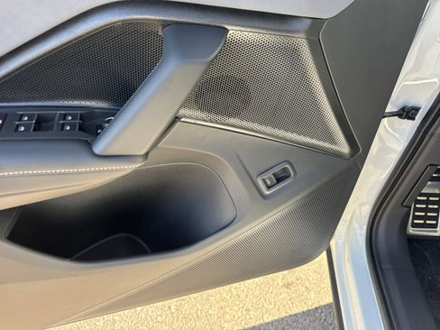 New 2026 Volkswagen Tiguan SE R-Line image 15