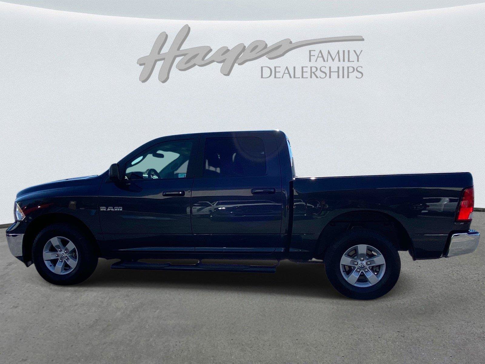 Used 2021 RAM 1500 Classic SLT AWD/4WD image 9