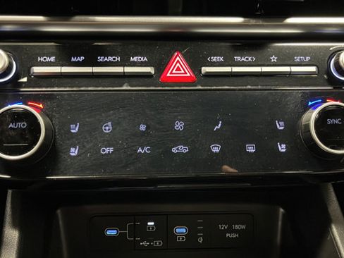 Used 2025 Hyundai Santa Cruz Limited AWD/4WD image 18